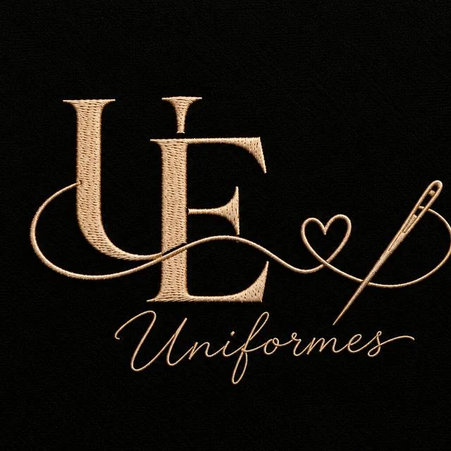 Logo de Unieje bordado en hilo dorado sobre tela negra